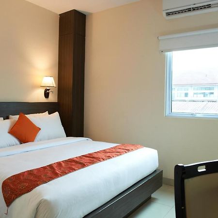 Winstar Hotel Pekanbaru Εξωτερικό φωτογραφία