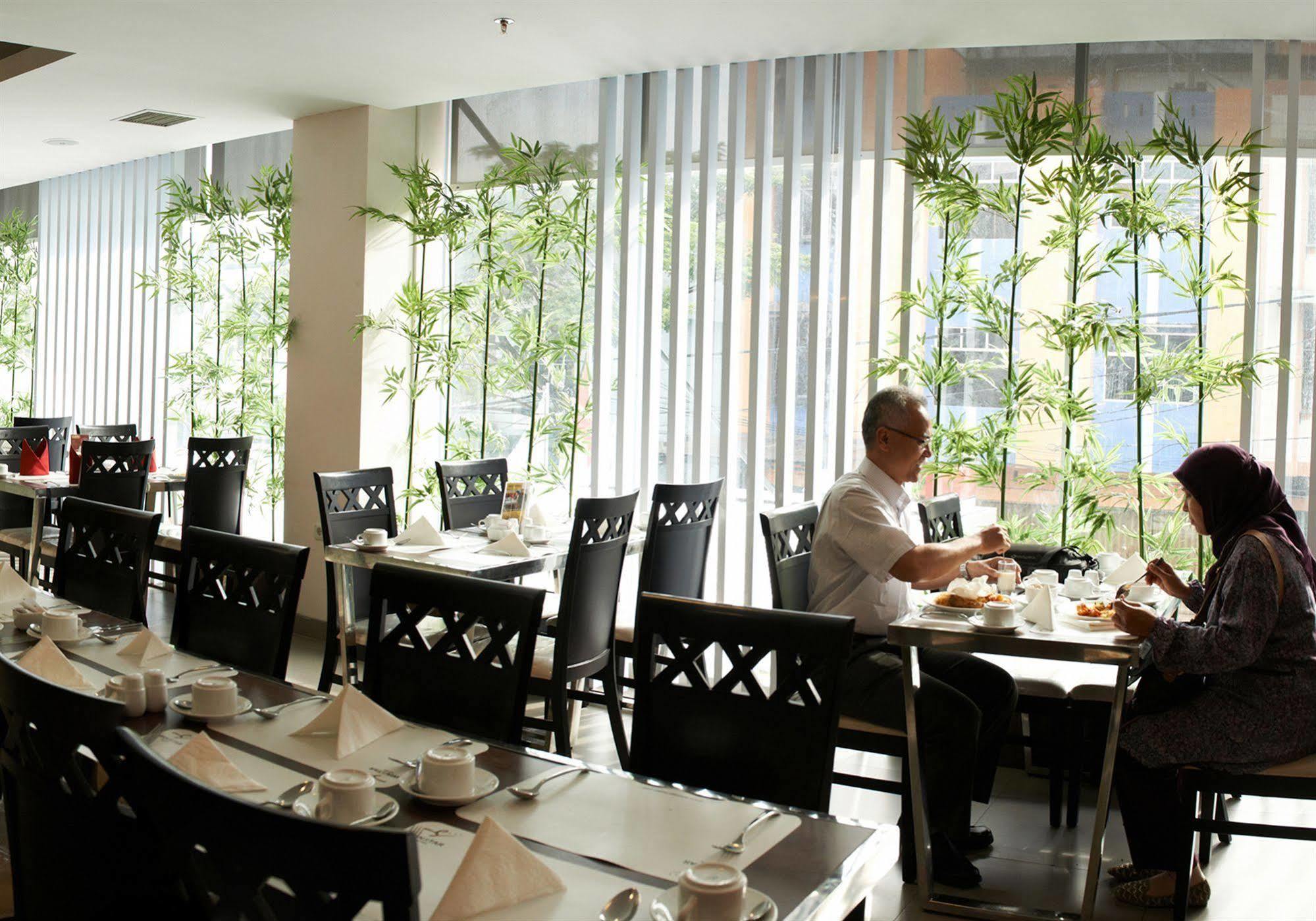Winstar Hotel Pekanbaru Εξωτερικό φωτογραφία