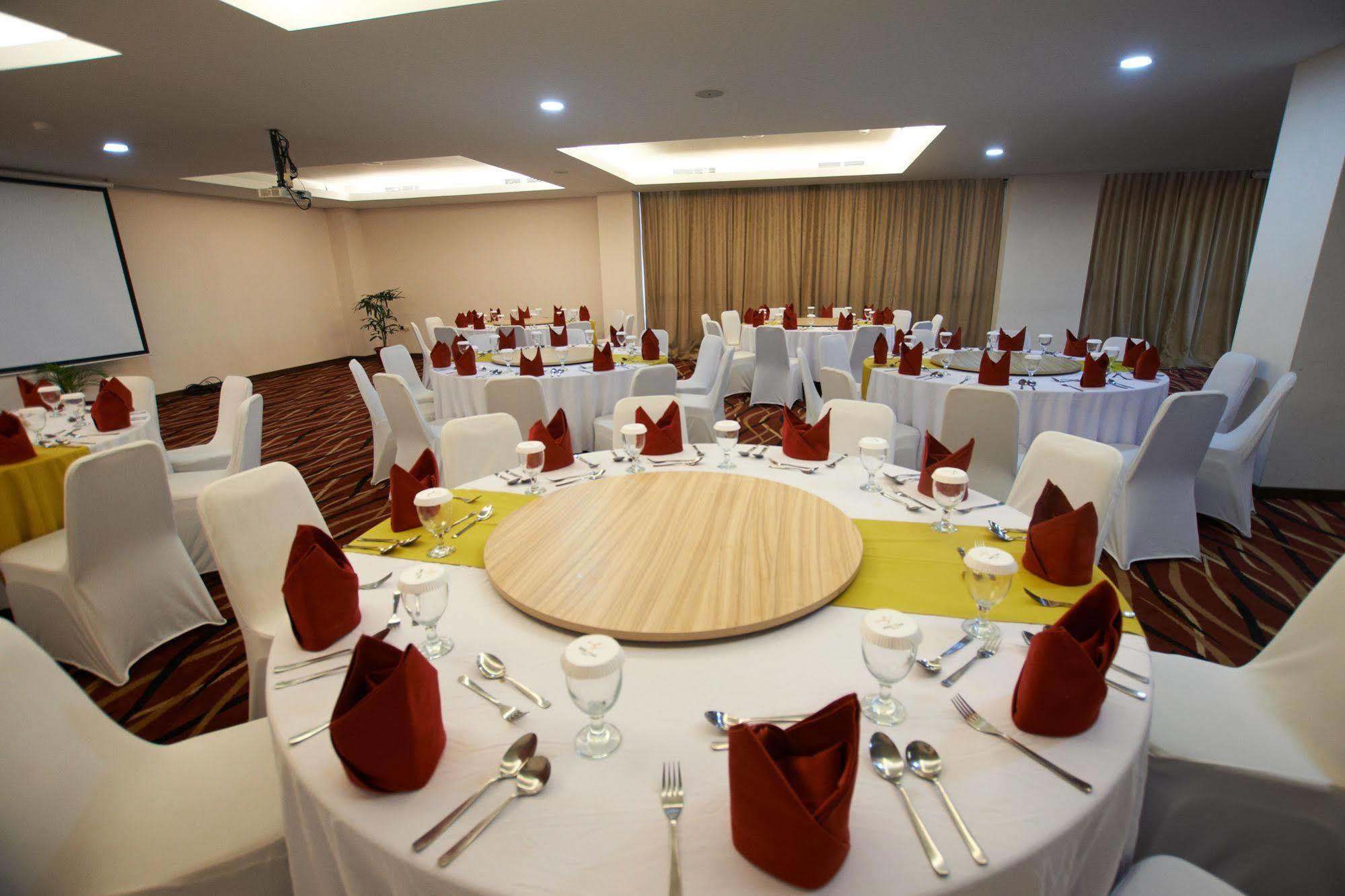 Winstar Hotel Pekanbaru Εξωτερικό φωτογραφία