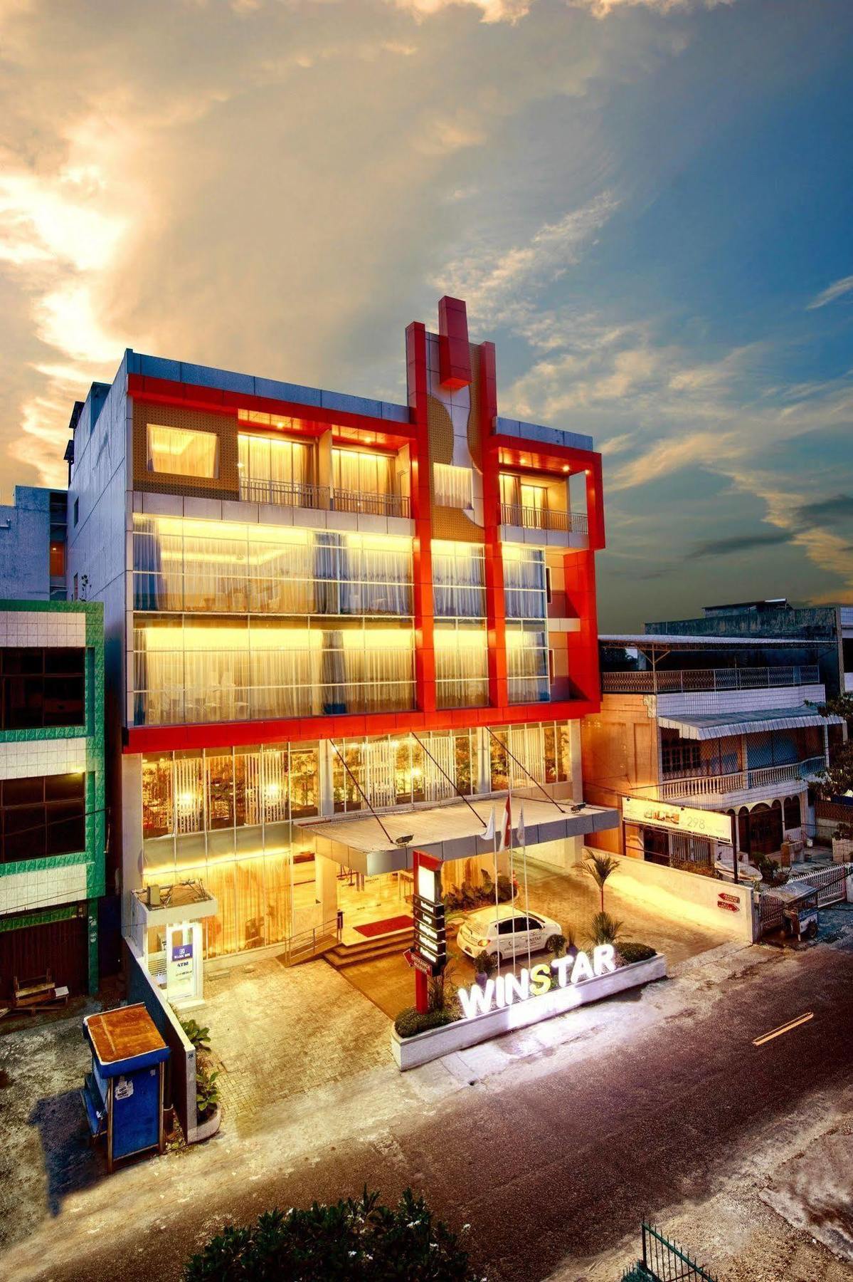 Winstar Hotel Pekanbaru Εξωτερικό φωτογραφία