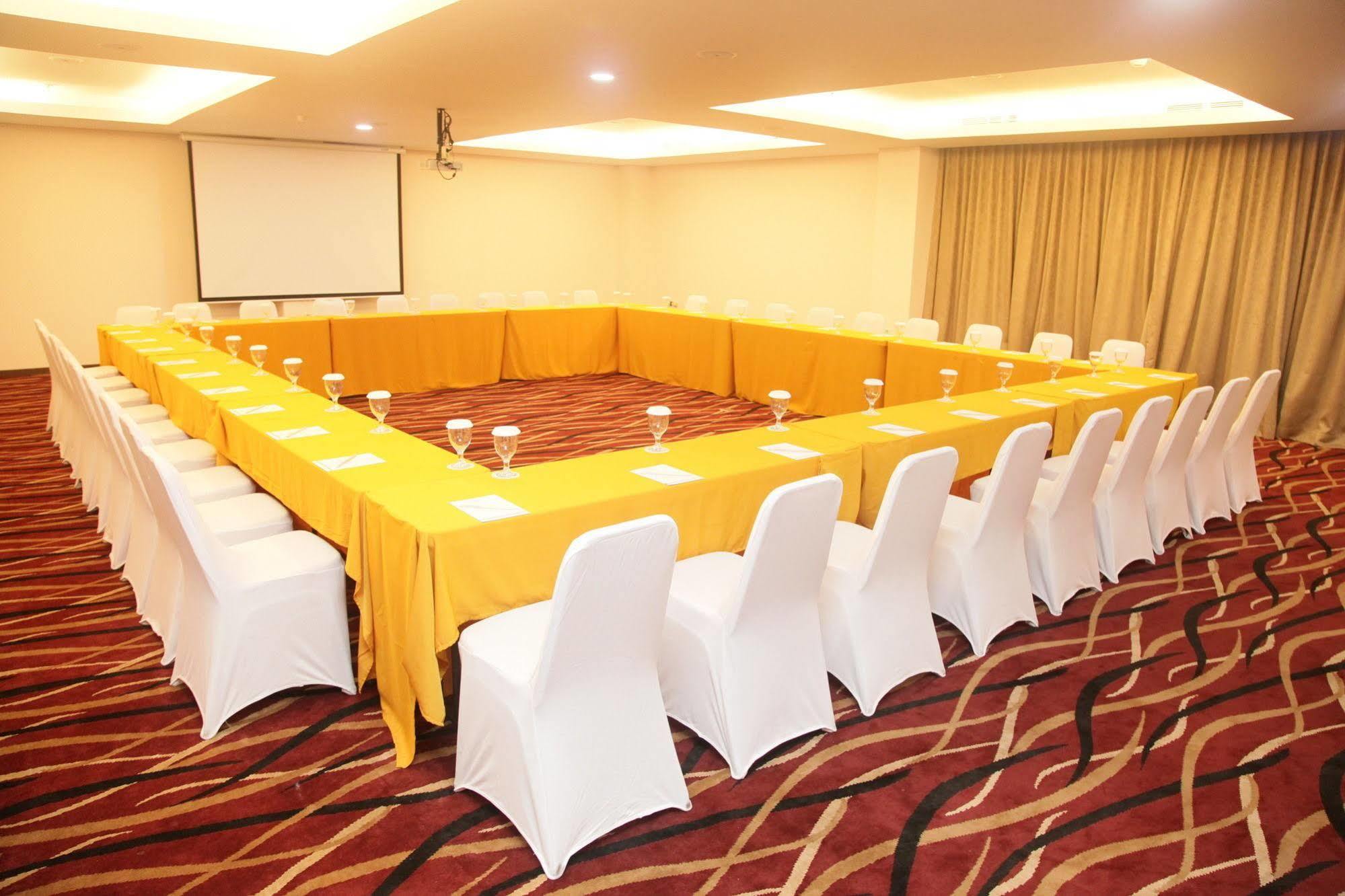 Winstar Hotel Pekanbaru Εξωτερικό φωτογραφία
